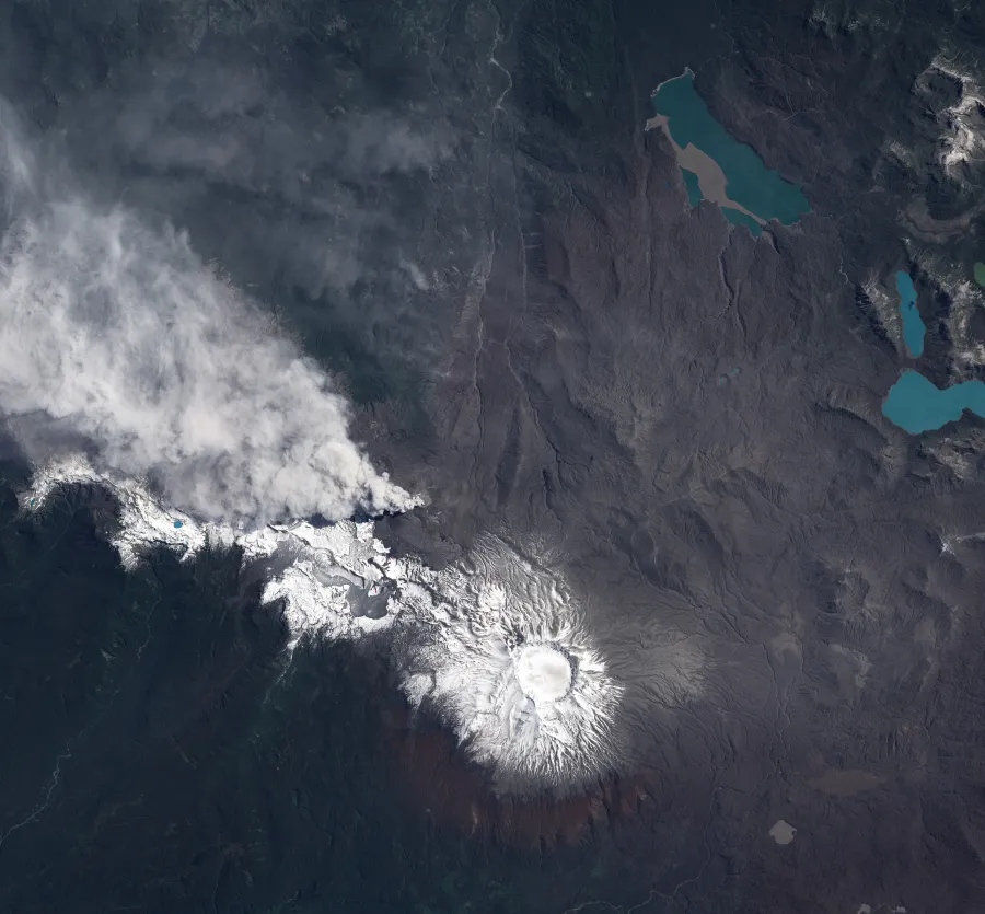 Vista amplia del complejo Puyehue–Cordón Caulle en el sur de Chile.